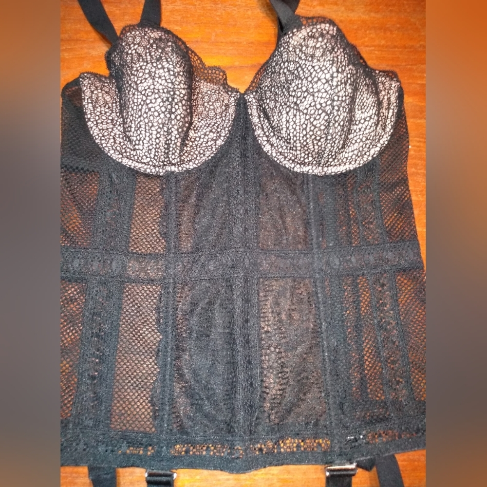 Sexy Black Merry Widow, Corset, No Size 26 Inches Across Breast, Built-I… - Picture 5 of 15